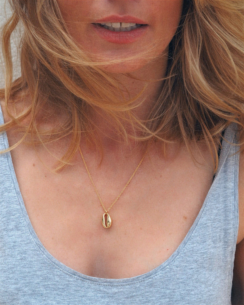 Shell Necklace | Gold